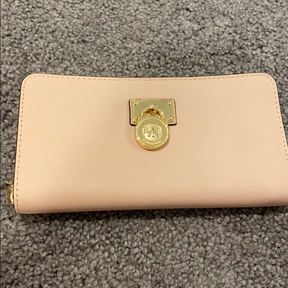 Micheal Kors wallet